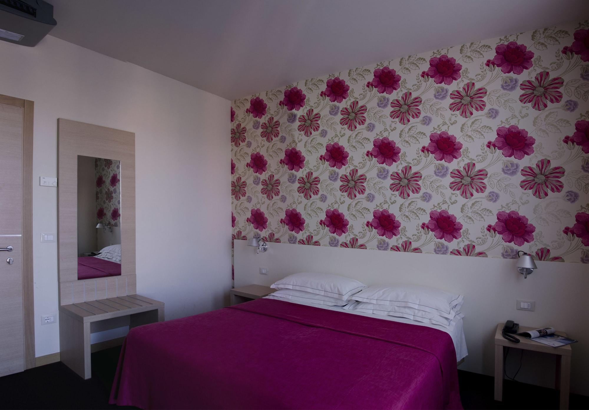 ויצ'נצה Key Hotel מראה חיצוני תמונה