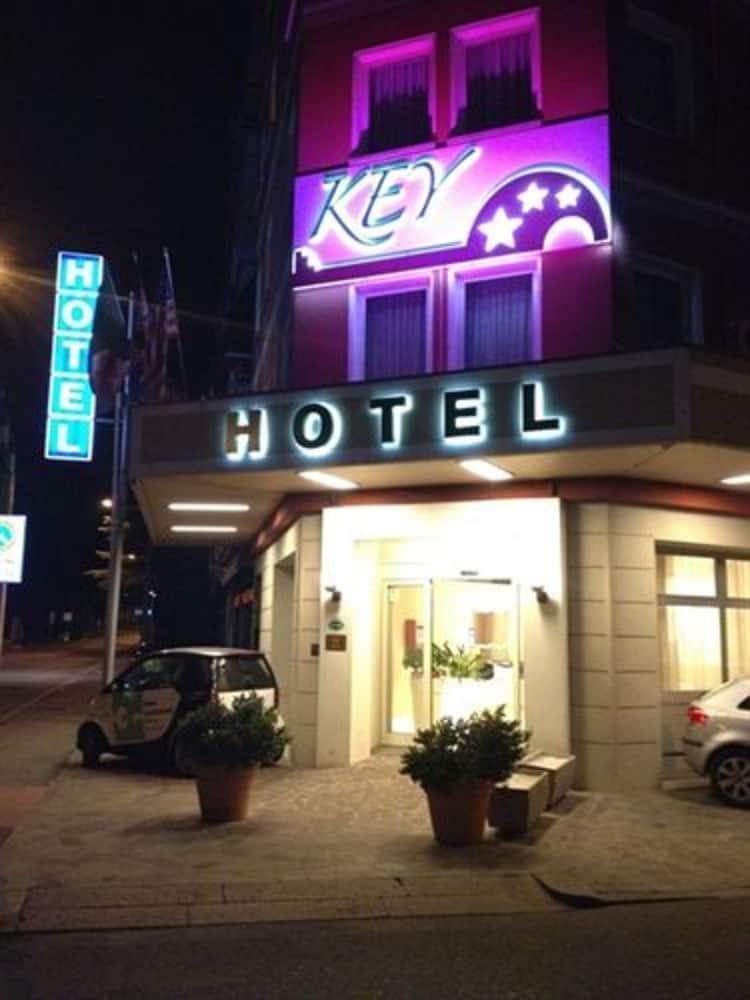 ויצ'נצה Key Hotel מראה חיצוני תמונה