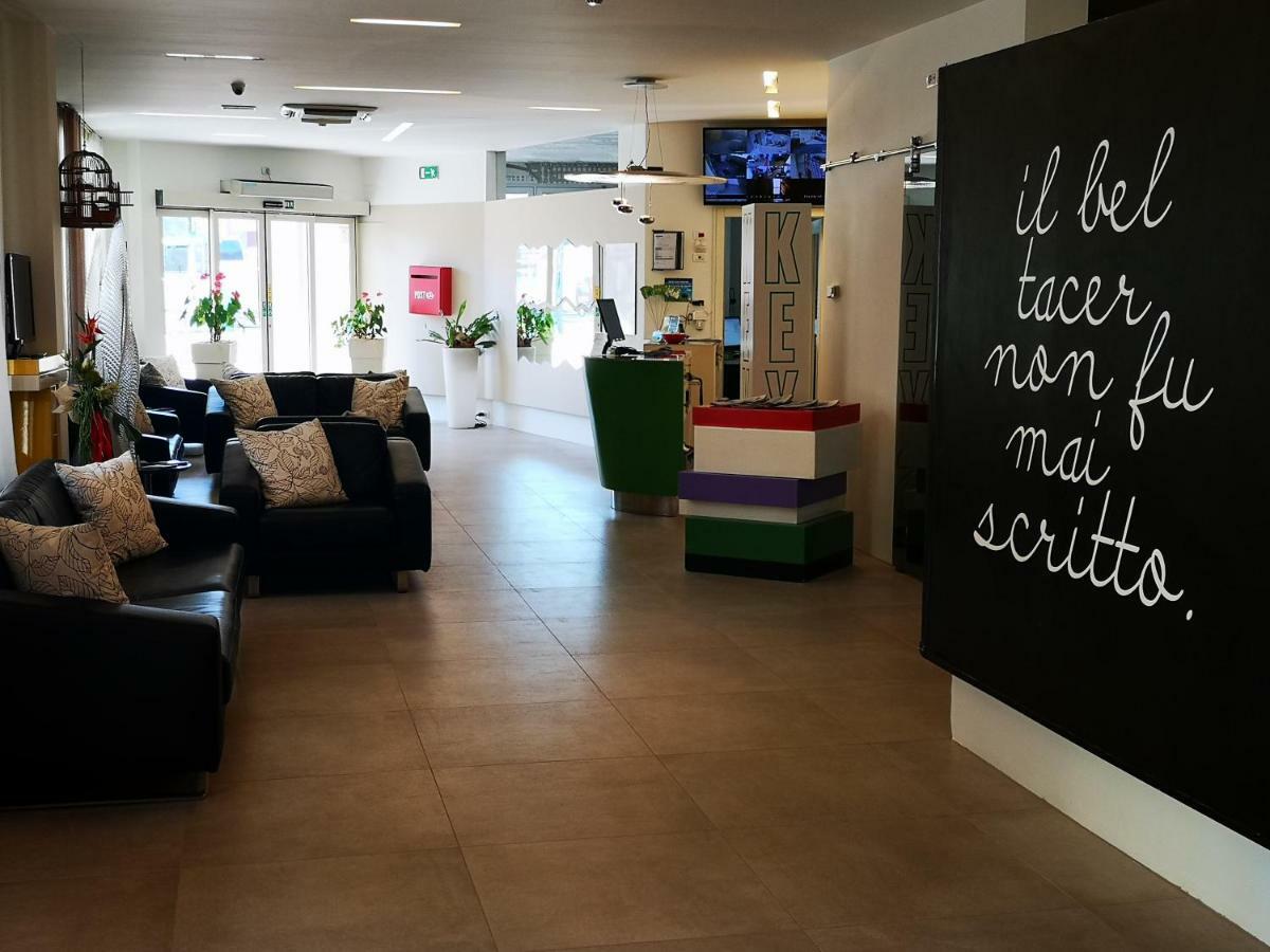 ויצ'נצה Key Hotel מראה חיצוני תמונה